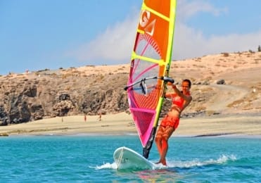 Learn windsurfing in Fuerteventura Learn windsurfing in Fuerteventura