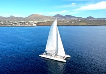 Sailing on catamaran in Lanzarote platinum to Sailing on catamaran in Lanzarote platinum tour